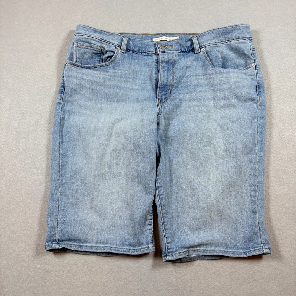 Levi's Classic Bermuda Shorts Women's Size 32 Light Wash Denim